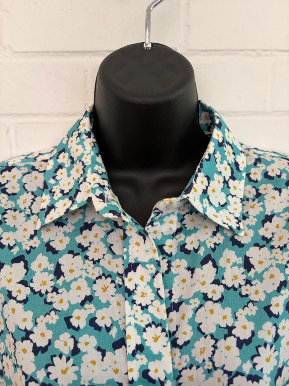 Finley Doris Daisy Button Front Dress, SZ S EUC MSRP $315 - Picture 4 of 9